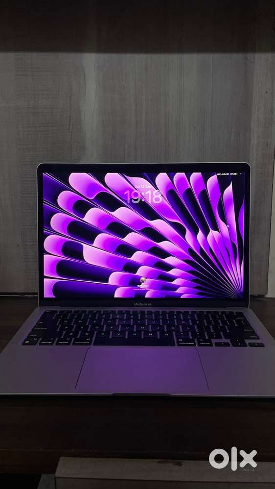 Macbook Air M1 Silver with box