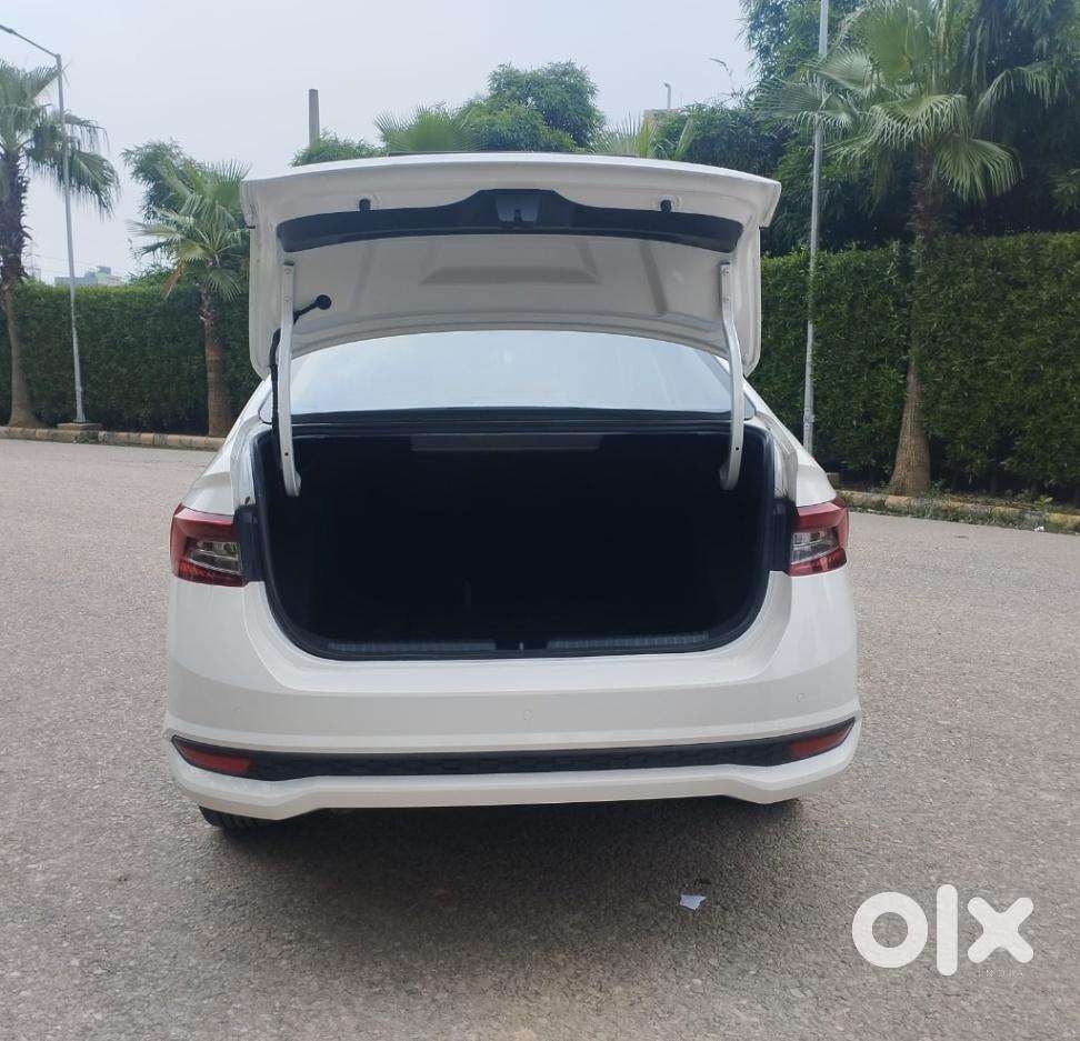 Skoda Slavia 1.0 Ambition Tsi, 2023, Petrol