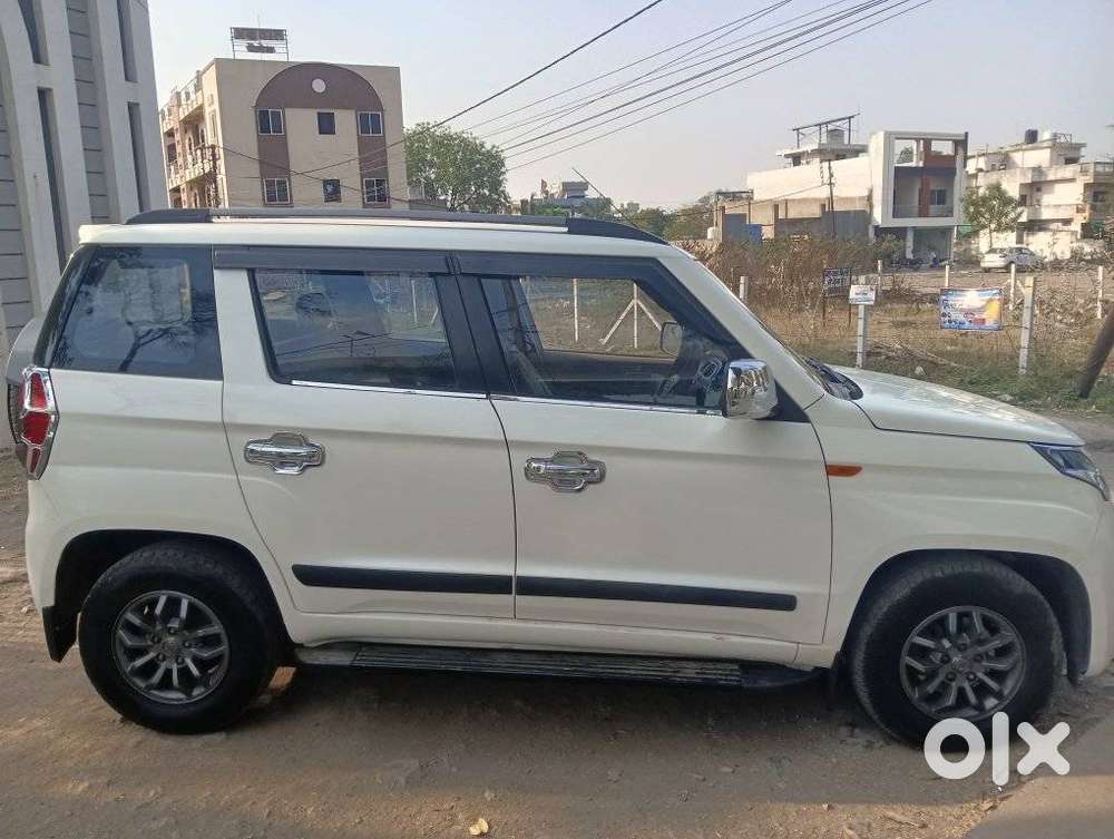 Mahindra Tuv 300 T10, 2018, Diesel