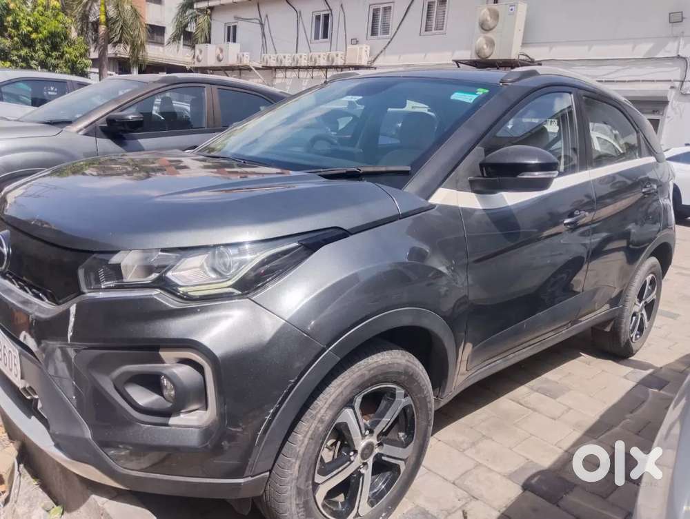 Tata Nexon 1.2 Revotron Xza Plus Luxs Red Dark Edition Amt, 2023, Pe..