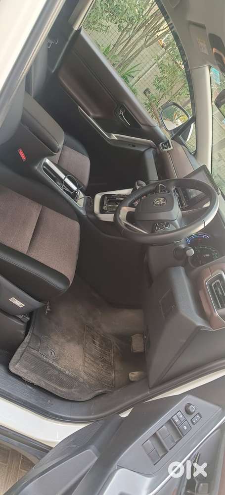Toyota Innova Hycross 2.0 Vx Hybrid 7 Str, 2023, Petrol