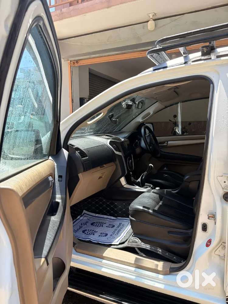 Isuzu D-max V-cross 2018 Diesel Good Condition