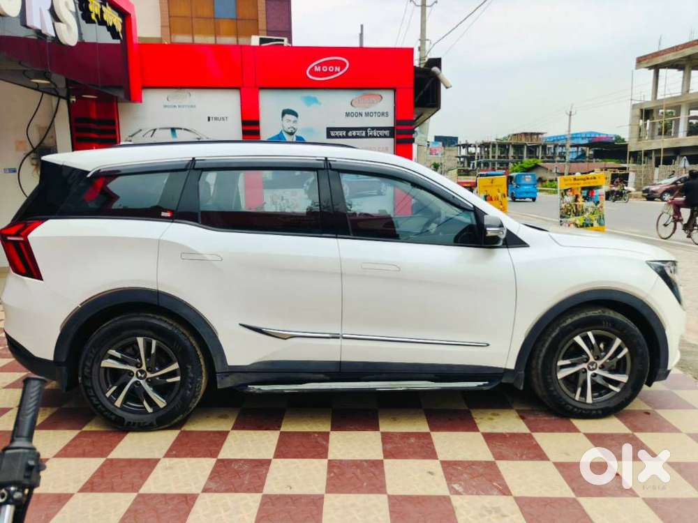 Mahindra Xuv700 2.0 Ax 5 Petrol Mt 7 Str, 2021, Petrol
