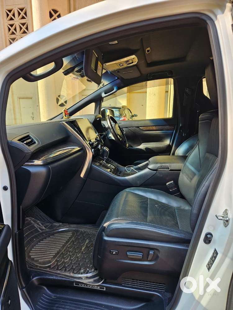 Toyota Vellfire Vip – Executive Lounge, 2022, Petrol