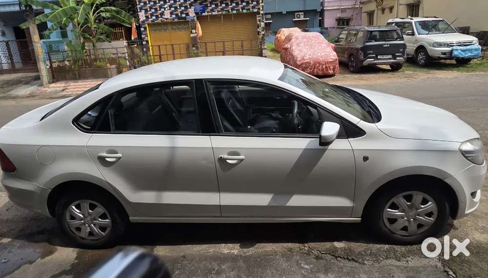 Skoda Rapid 1.6 Active 2012