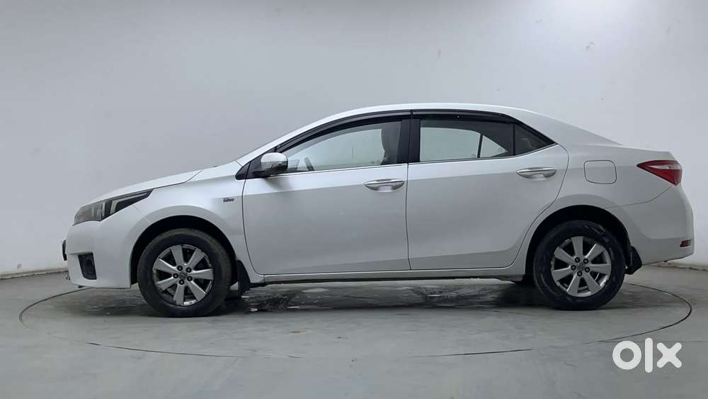 Toyota Corolla Altis G At, 2015, Petrol