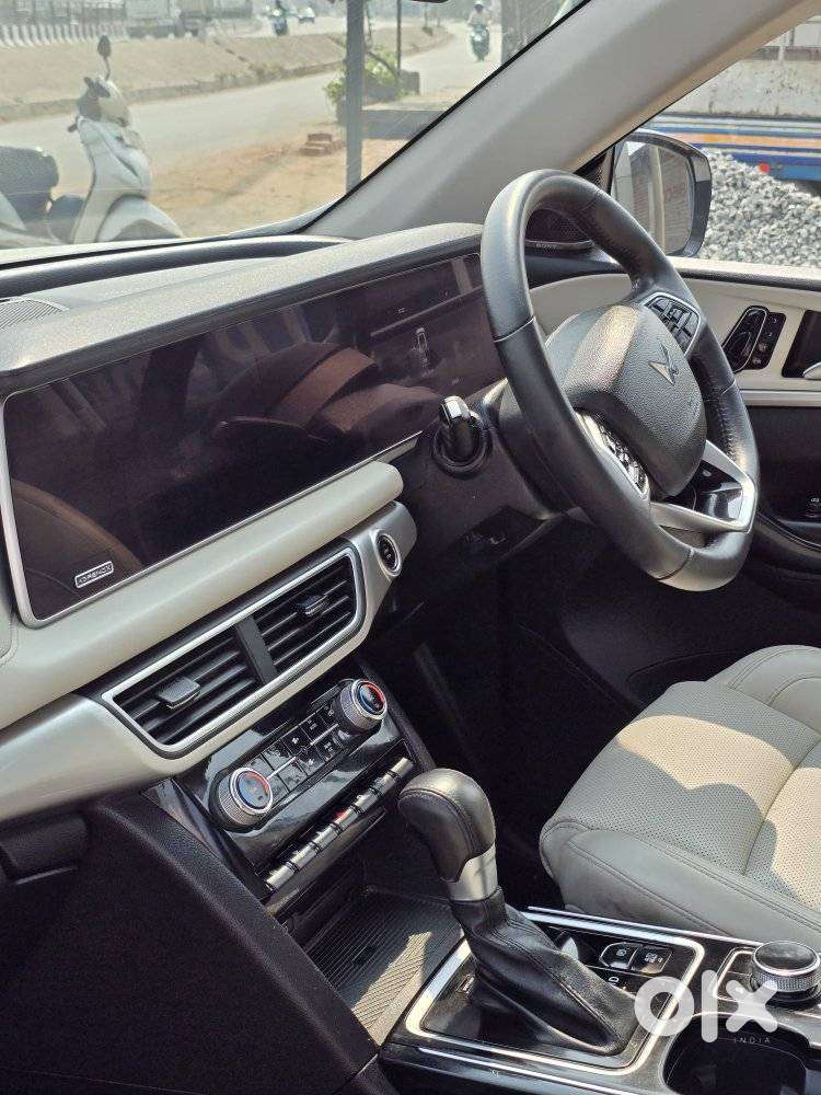 Mahindra Xuv700 2.0 Ax 7 Petrol At Luxury Pack Str, 2023, Petrol