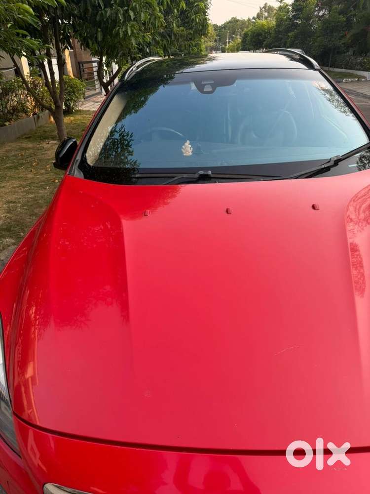 Volvo V40 Cross Country 2013 Well Maintained