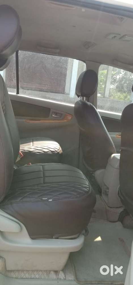 Toyota Innova 2009-2011 2.5 E 8 Str, 2012, Diesel