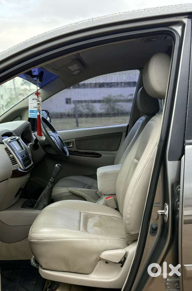 Toyota Innova 2.5 V 8 Str, 2013, Diesel