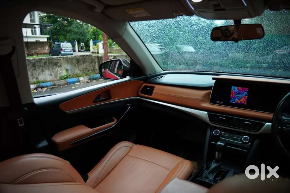 Mahindra Xuv700 2.0 Ax 5 Petrol At Str, 2022, Petrol
