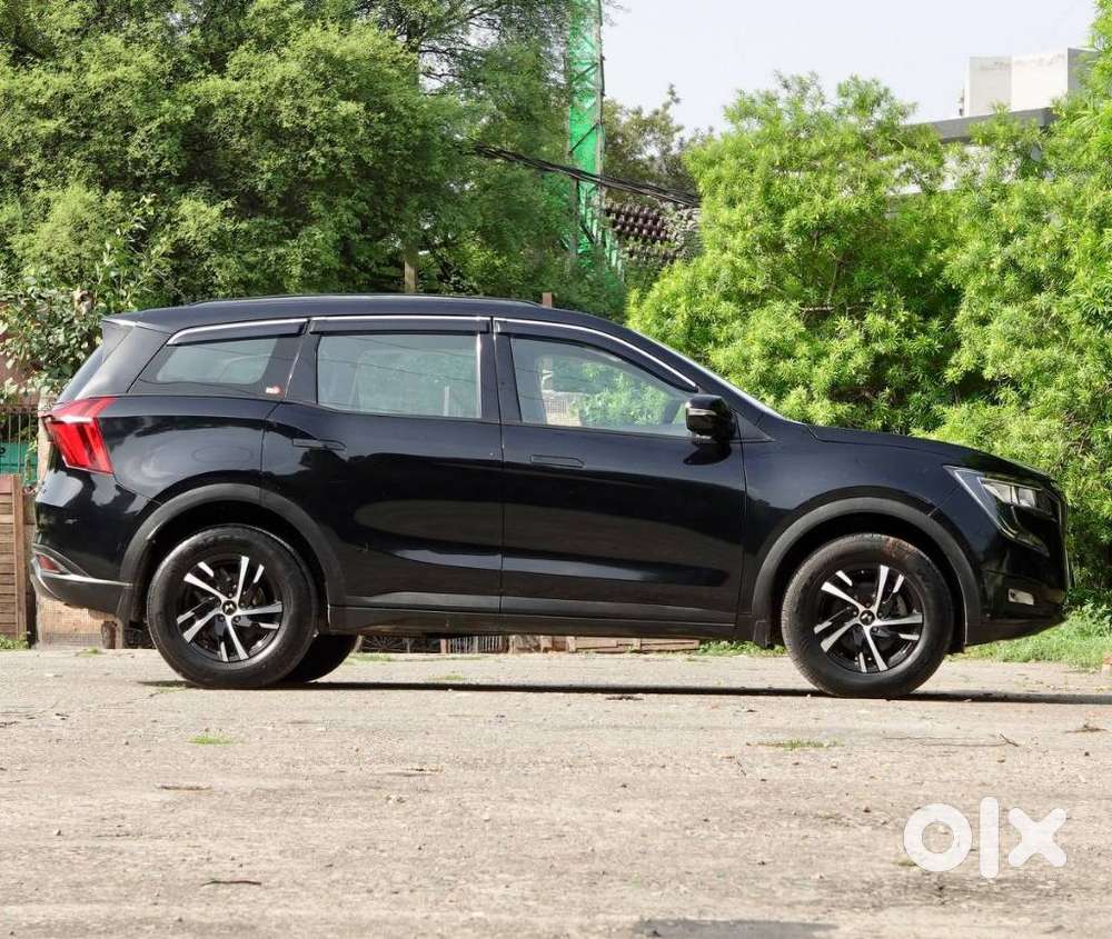 Mahindra Xuv700 2.0 Mx Petrol Mt 5 Str, 2024, Petrol