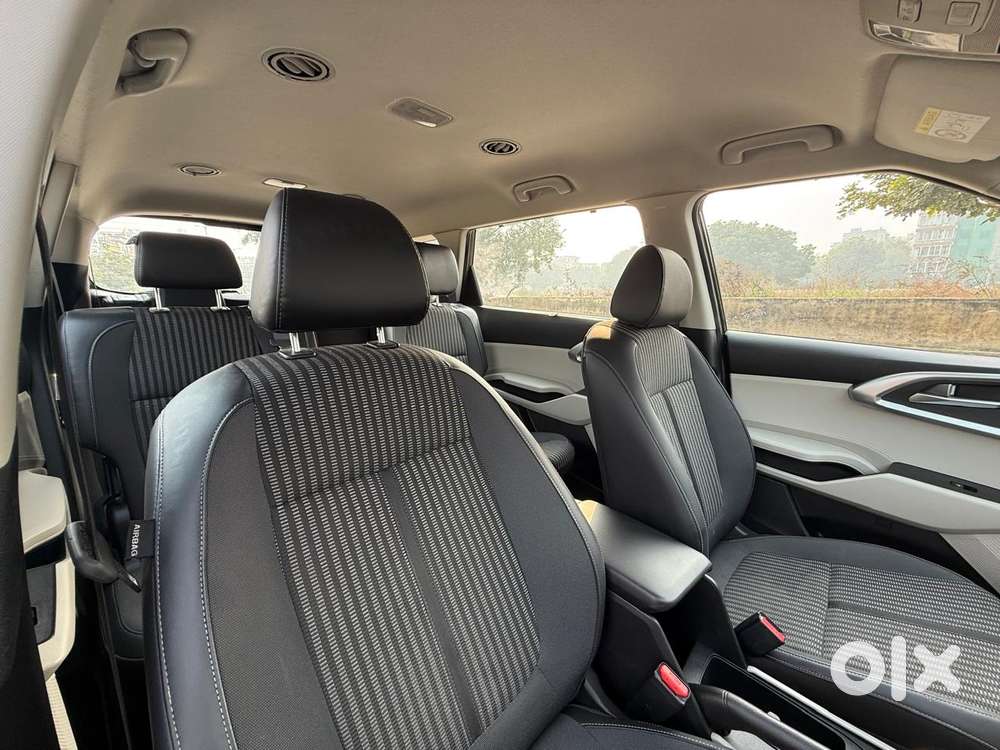 Kia Carens 1.4 Prestige Plus Turbo Dct 7 Str, 2023, Petrol