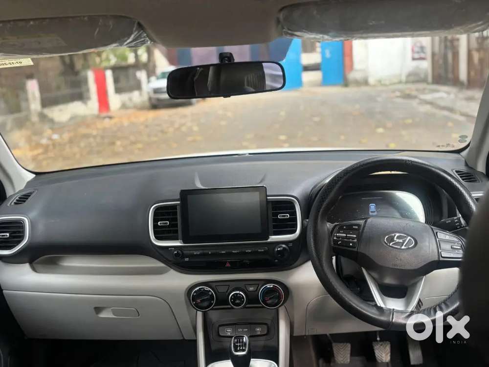 Hyundai Venue 2022 Petrol Well Maintained