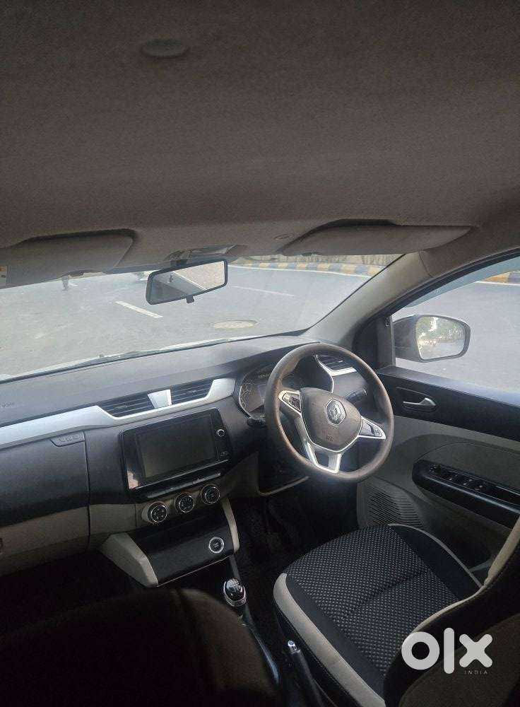 Renault Triber Rxz, 2022, Petrol