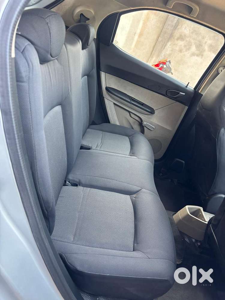 Tata Tiago Xe, 2016, Petrol