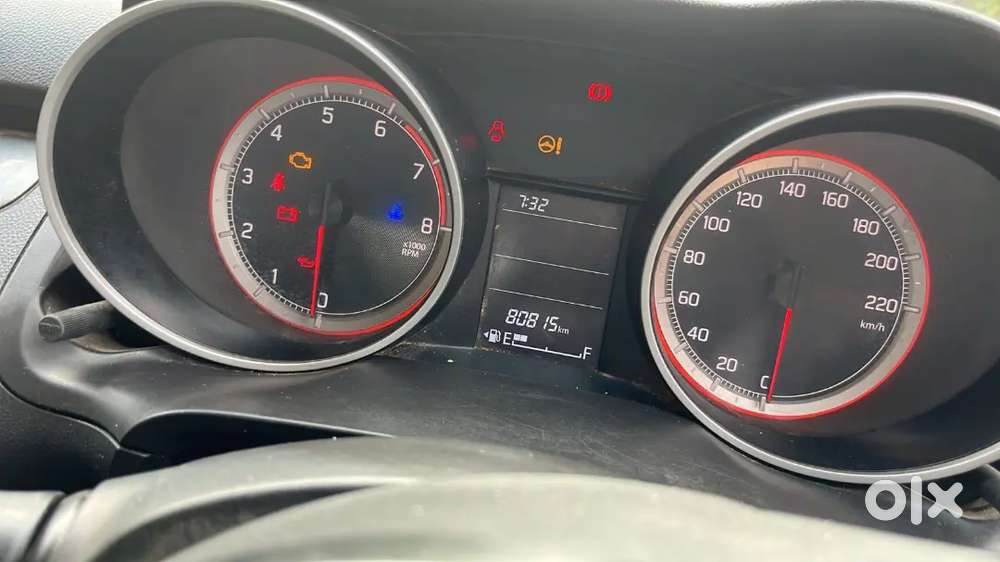 Maruti Suzuki Swift Vxi 2021