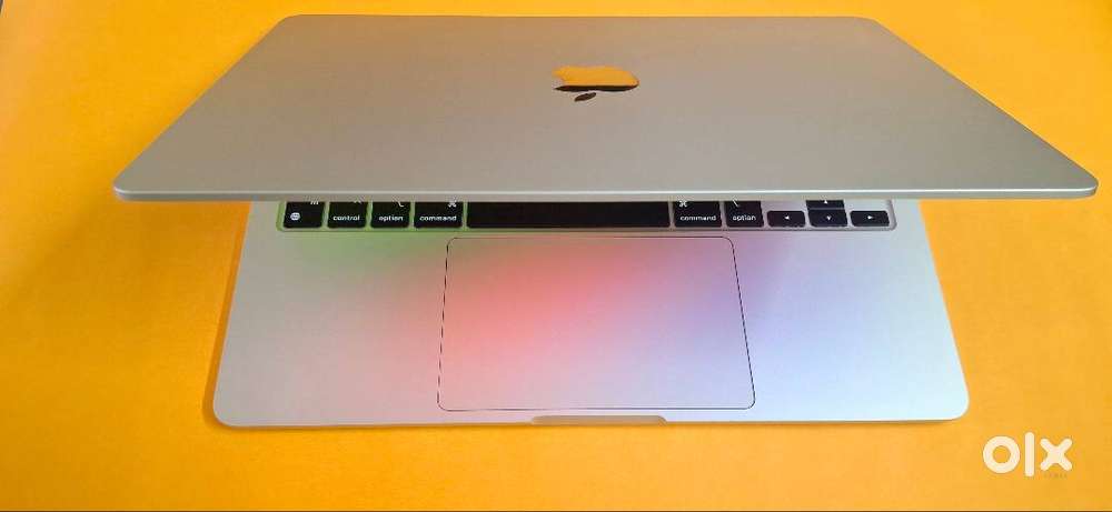 New-Warranty-Macbook M2-16GBRAM-Chip,13.6-Inch Retina, 256GB