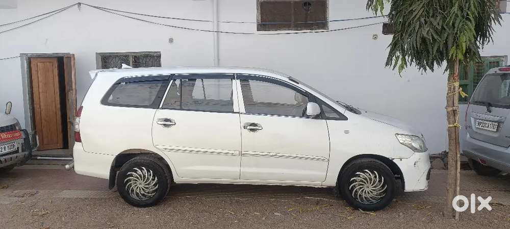 Toyota Innova 2015 Diesel Well Maintained