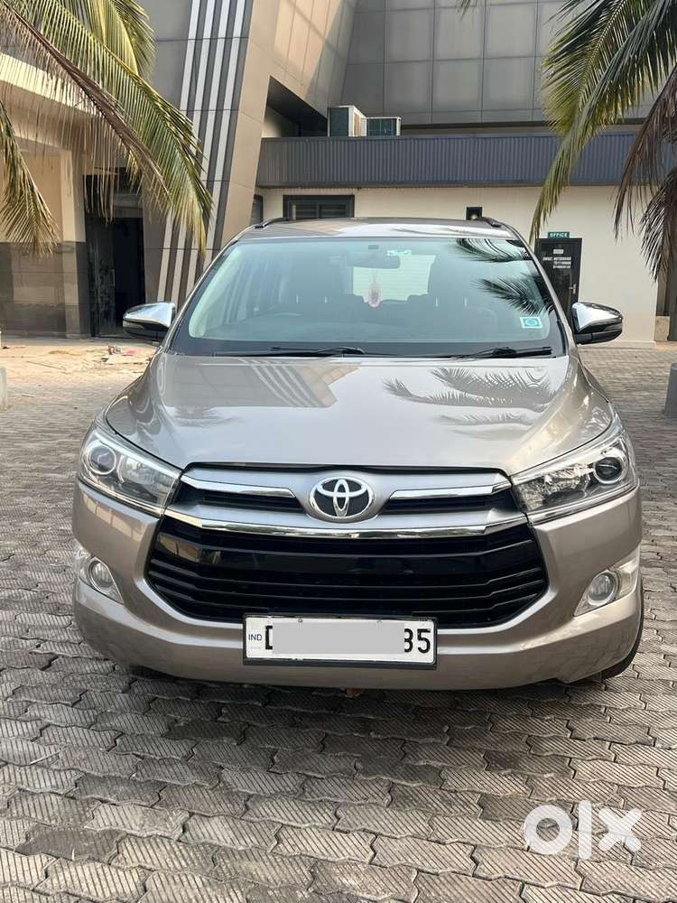 Toyota Innova Crysta 2.8z Automatic, 2017, Diesel