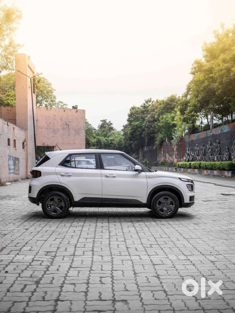 Hyundai Venue E, 2024, Petrol