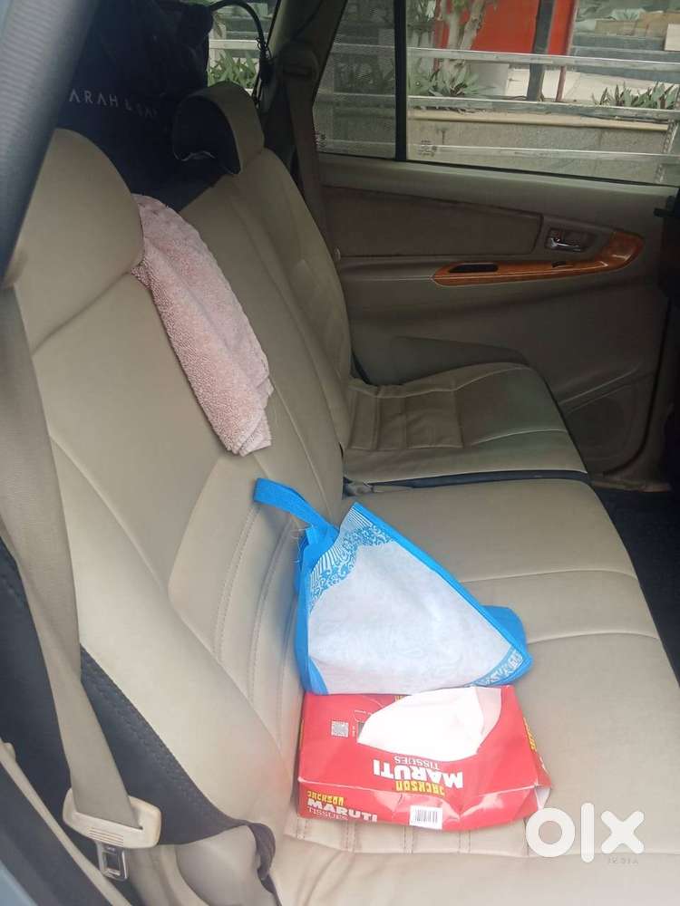 Toyota Innova 2.0 V 2010