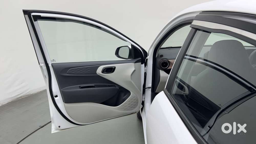 Hyundai Aura [2023-ongoing] 1.2 S Petrol Manual, 2025, Petrol