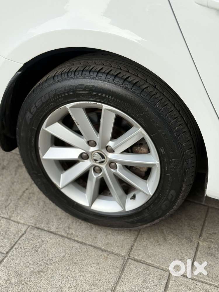 Skoda Superb 1.8 Elegance Tsi At, 2015, Petrol