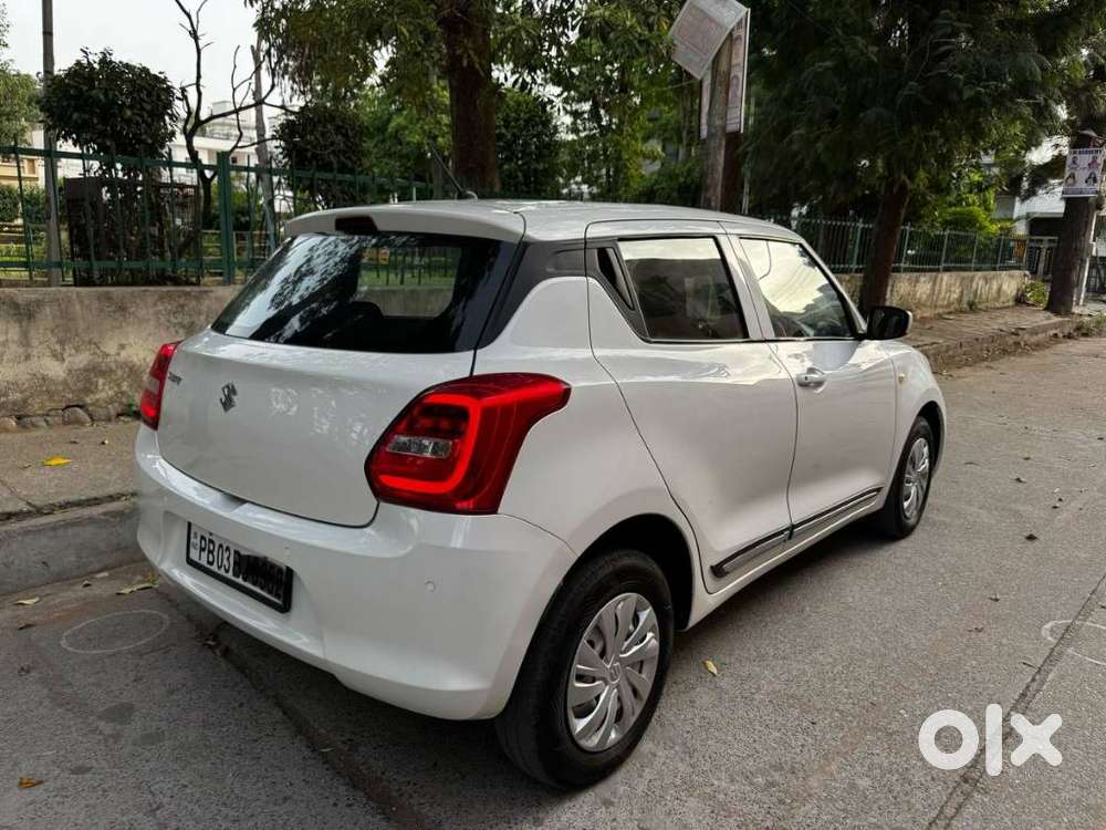 Maruti Suzuki Swift 1.2 Lxi (o), 2022, Petrol