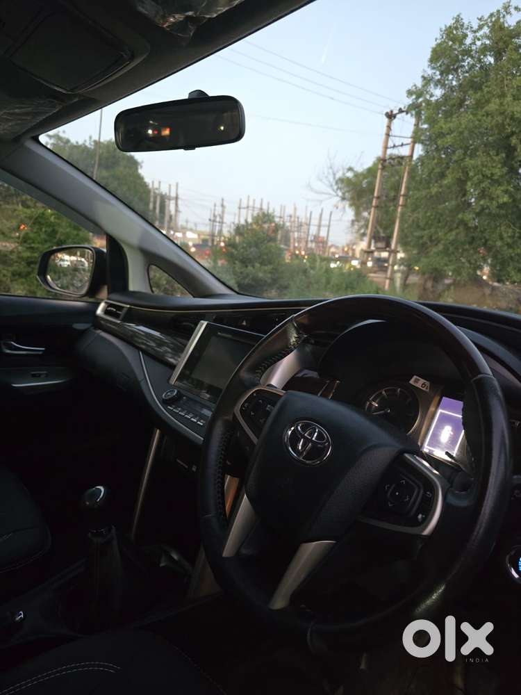 Toyota Innova Crysta 2.4 V, 2016, Diesel