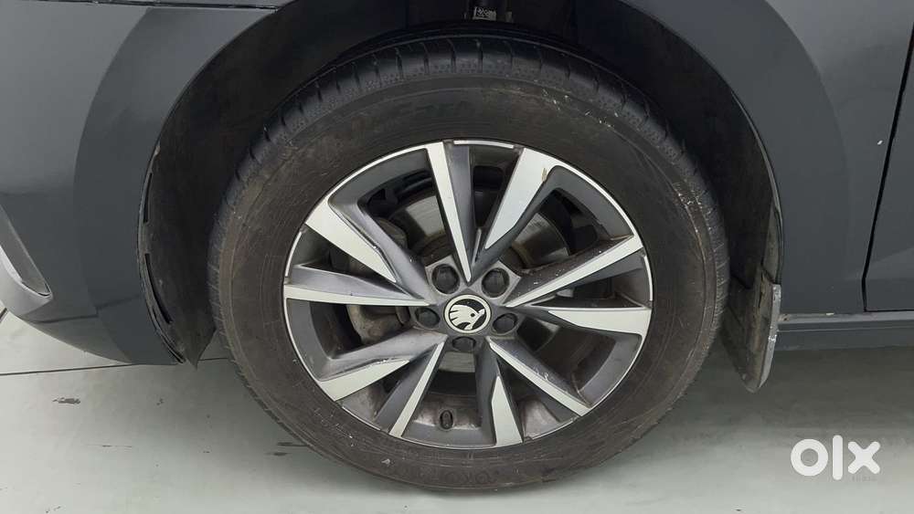 Skoda Slavia Style 1.0l Tsi Mt, 2022, Petrol