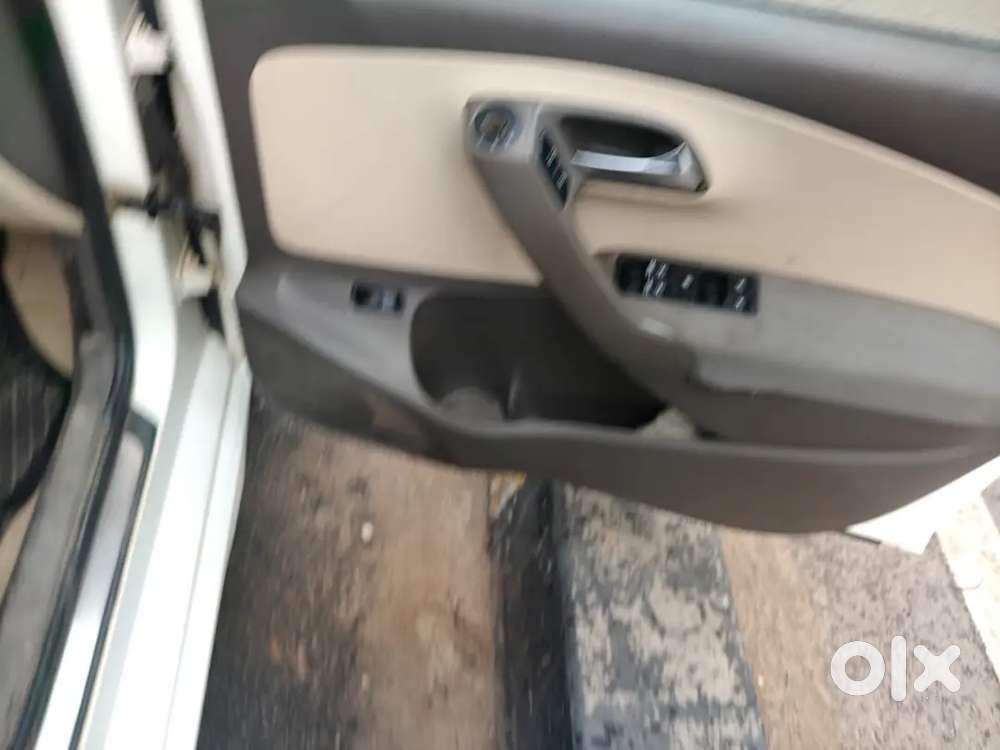 Volkswagen Vento Highline 2011 1.6 Cr (mt) Highline Bsiv