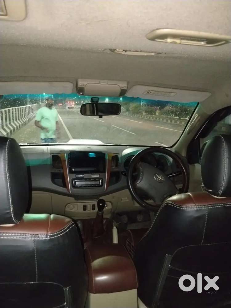 Toyota Fortuner 2010