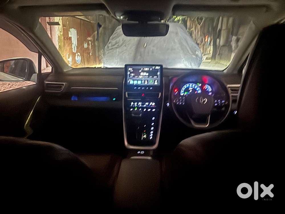 Toyota Innova Hycross 2.0 Vx Hybrid 7 Str, 2024, Petrol