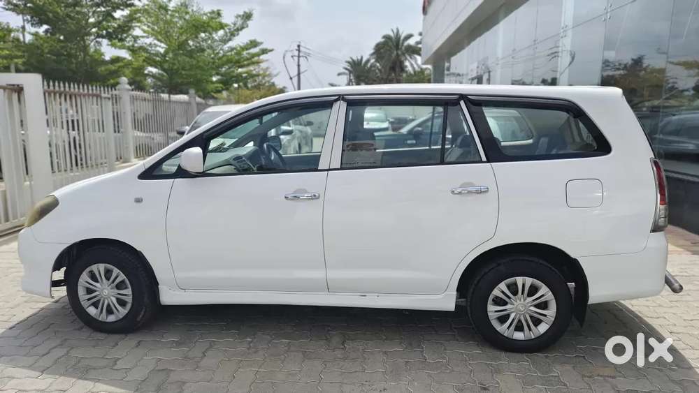 Toyota Innova 2.5 E 8 Str, 2010, Diesel