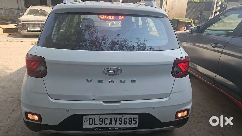 Hyundai Venue 2021 Cng & Hybrids 700000 Km Driven