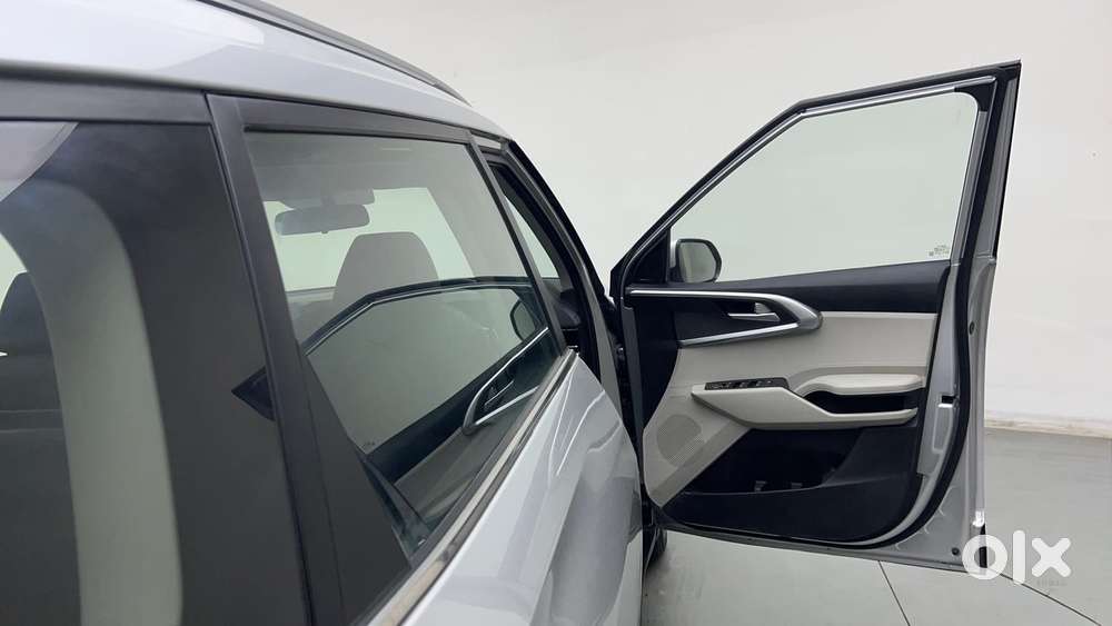 Kia Carens 1.4 Prestige Plus Turbo 7 Str, 2022, Petrol