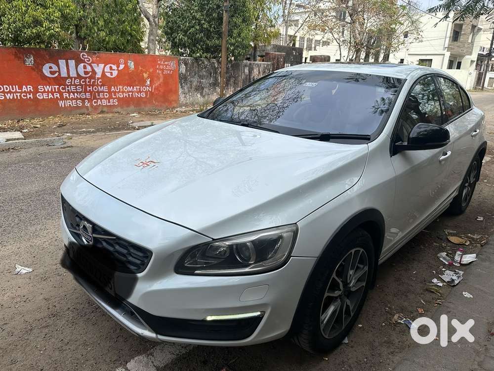 Volvo S60 Cross Country 2017 Diesel Well Maintained