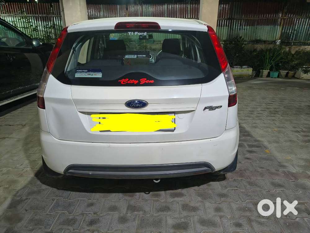 Self Driven Ford Figo Zxi 2013 Petrol For Sale