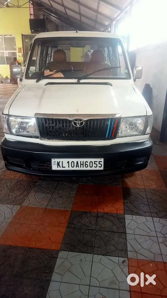 Toyota Qualis 2003 Diesel 203339 Km Driven