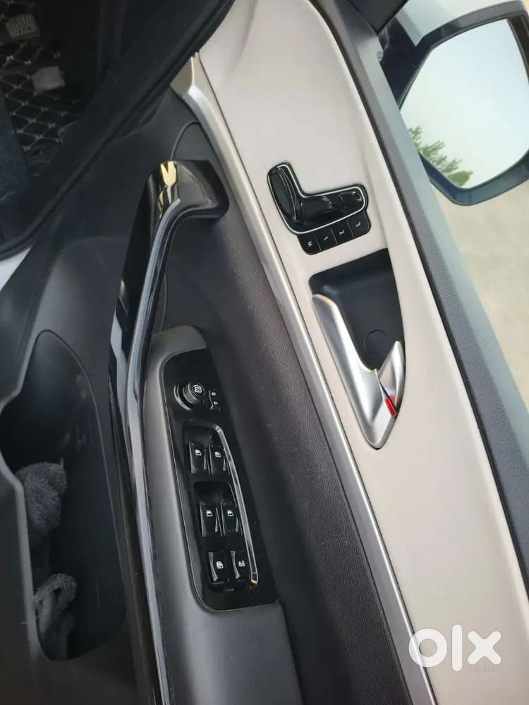 Mahindra Xuv700 Mt 2022/23
