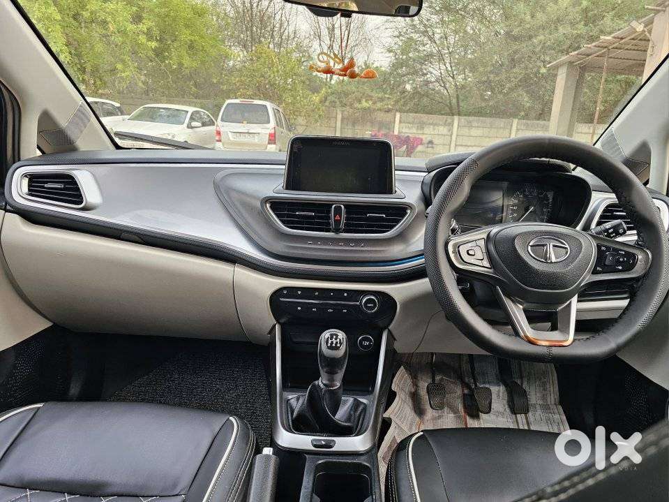 Tata Altroz Xz Plus (s), 2023, Petrol