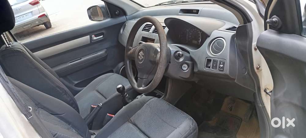 Maruti Suzuki Swift Vxi 1.2 Abs Bs-iv, 2011, Petrol
