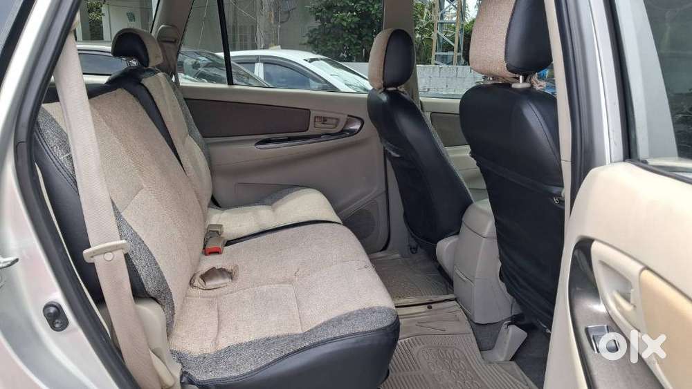 Toyota Innova 2.5 G (diesel) 8 Seater, 2012, Diesel