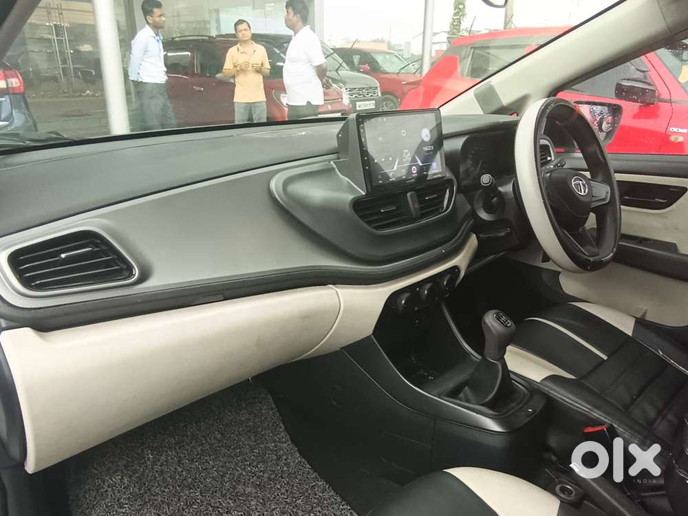 Tata Altroz 1.2 Xe, 2021, Petrol