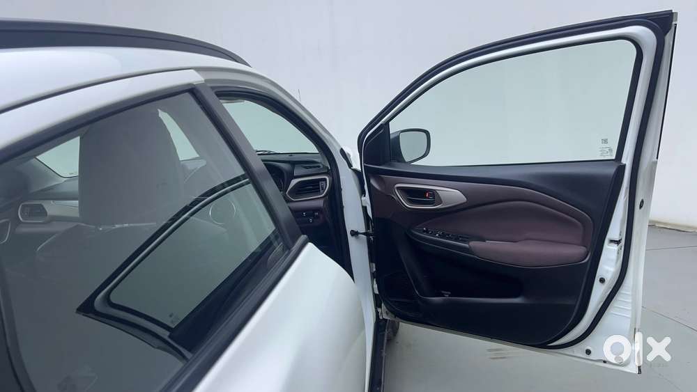 Maruti Suzuki Fronx Delta Plus 1.2 Ags, 2024, Petrol