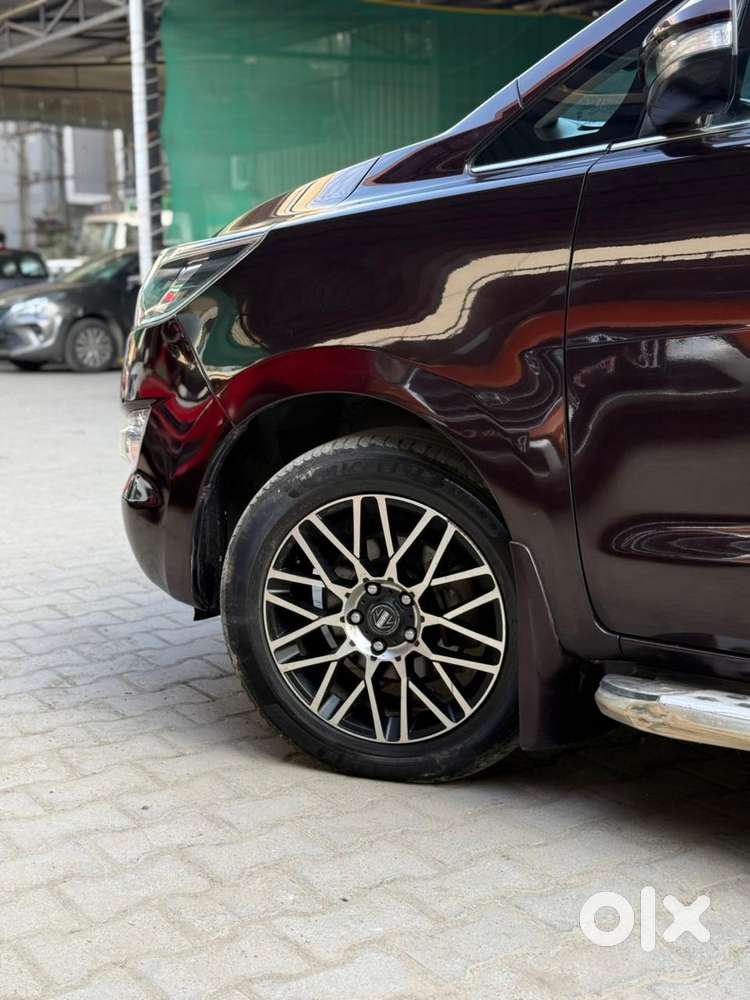 Toyota Innova Crysta 2.4 V 7 Str, 2016, Diesel