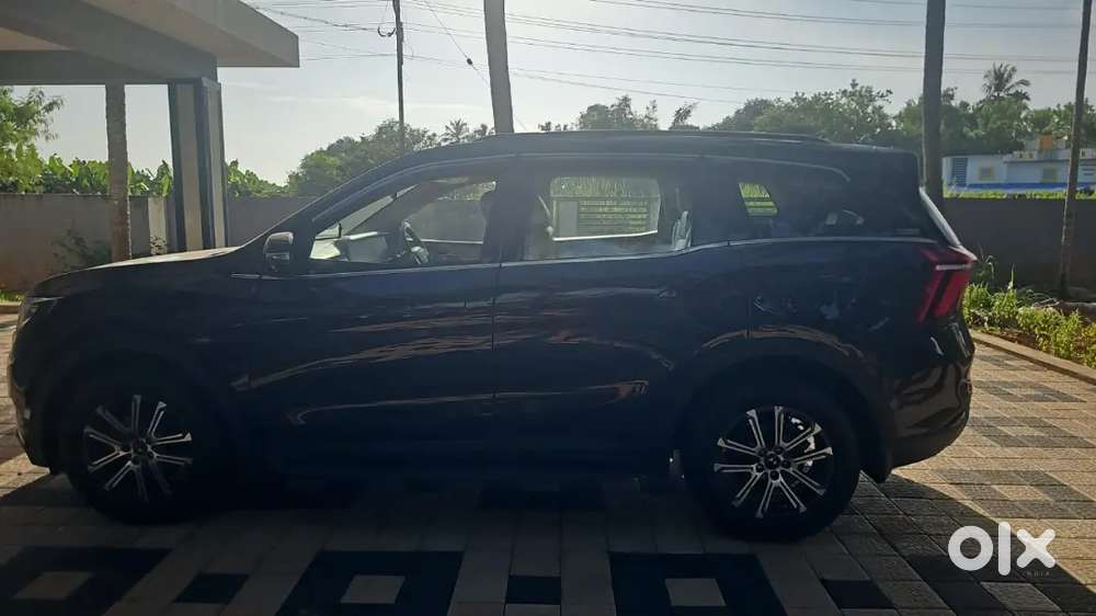 Mahindra Xuv700 2025 Petrol 5000 Km Driven