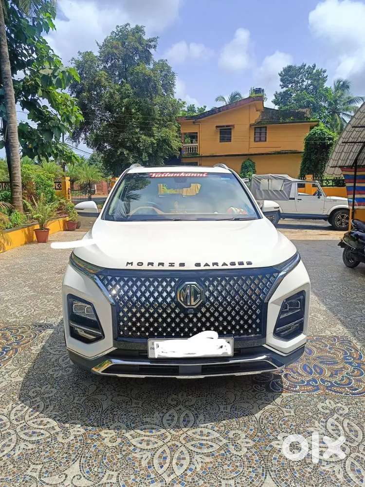 Mg Hector Plus 2023 Year Sharp