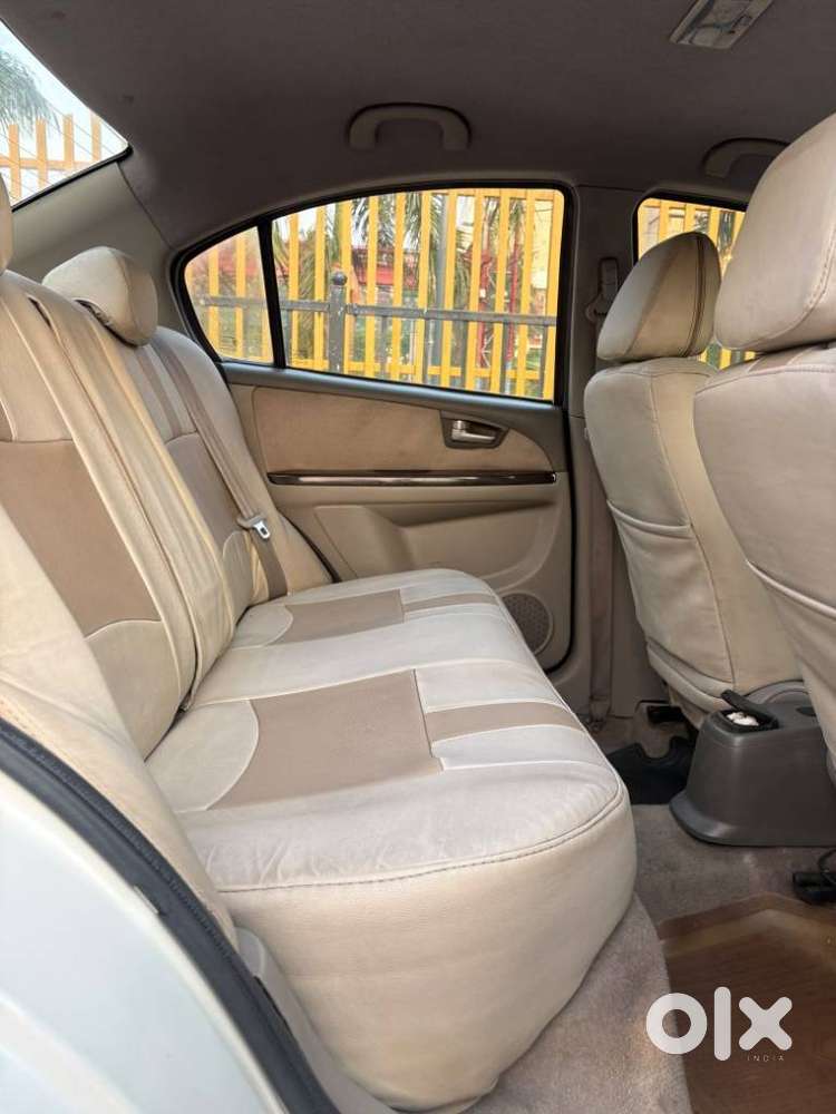 Maruti Suzuki Sx4 Zxi Automatic Bs-iv, 2011, Petrol